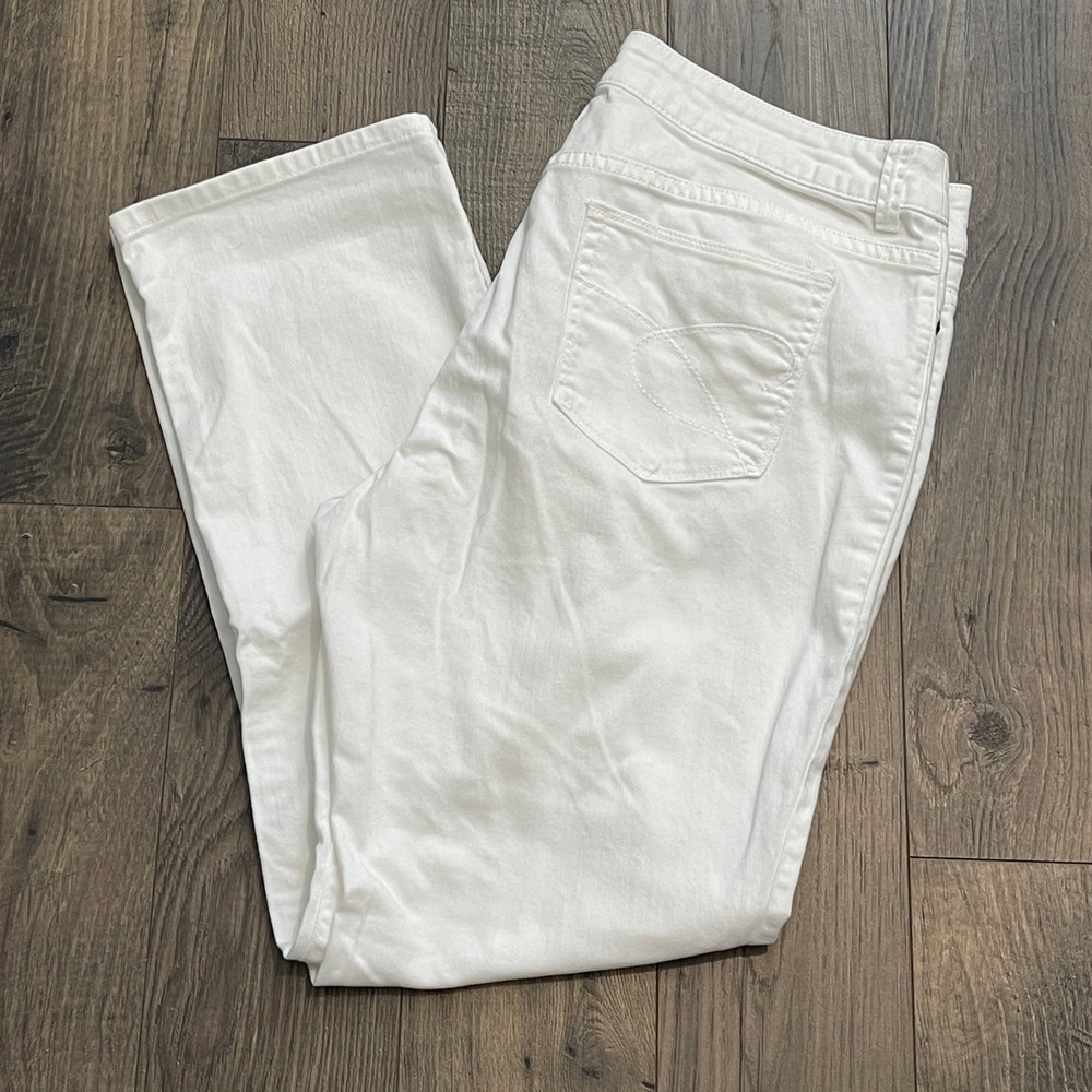 Chicos Platinum Denim Ultimate Fit Slim Leg White Jeans Size 2 Short 1G204320